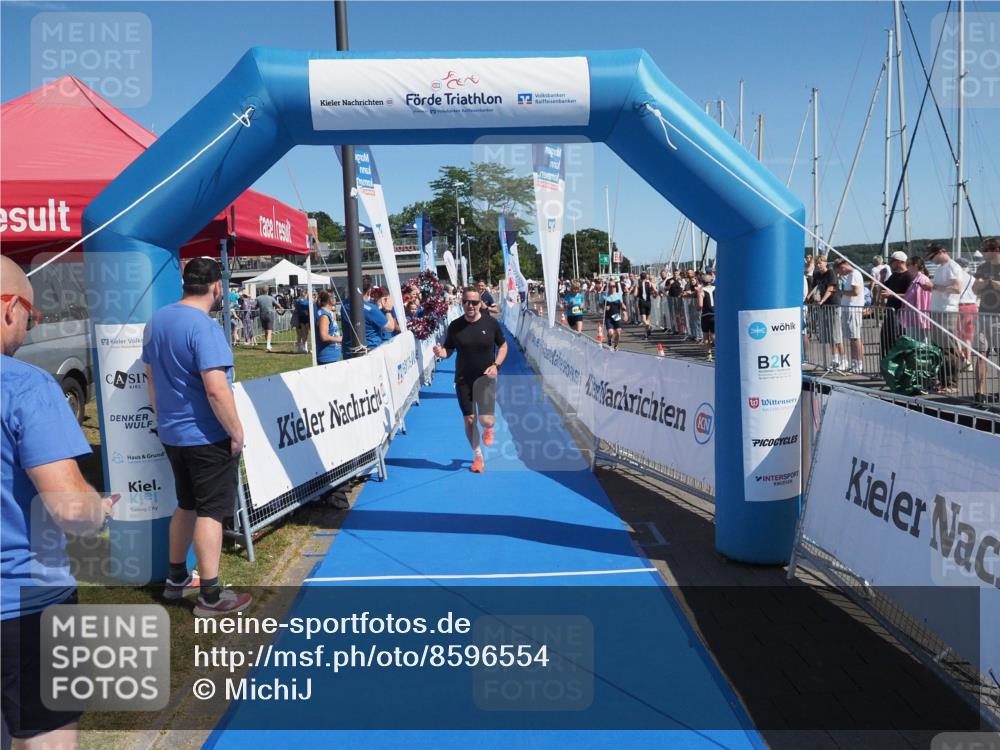 17.08.2025 - KN Förde Triathlon 2025 MichiJ http://msf.ph/oto/8596554 17.08.2025 12:06:12 Laufen 272, 281, 300 meine-sportfotos.de