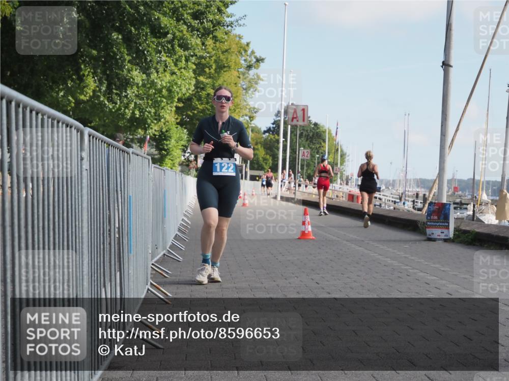17.08.2025 - KN Förde Triathlon 2025 KatJ http://msf.ph/oto/8596653 17.08.2025 10:26:25 Laufen 122 meine-sportfotos.de