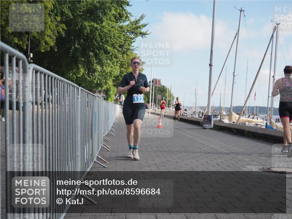 17.08.2025 - KN Förde Triathlon 2025 KatJ http://msf.ph/oto/8596684 17.08.2025 10:26:26 Laufen 122 meine-sportfotos.de