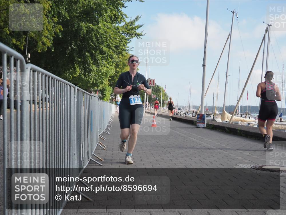 17.08.2025 - KN Förde Triathlon 2025 KatJ http://msf.ph/oto/8596694 17.08.2025 10:26:26 Laufen 122 meine-sportfotos.de