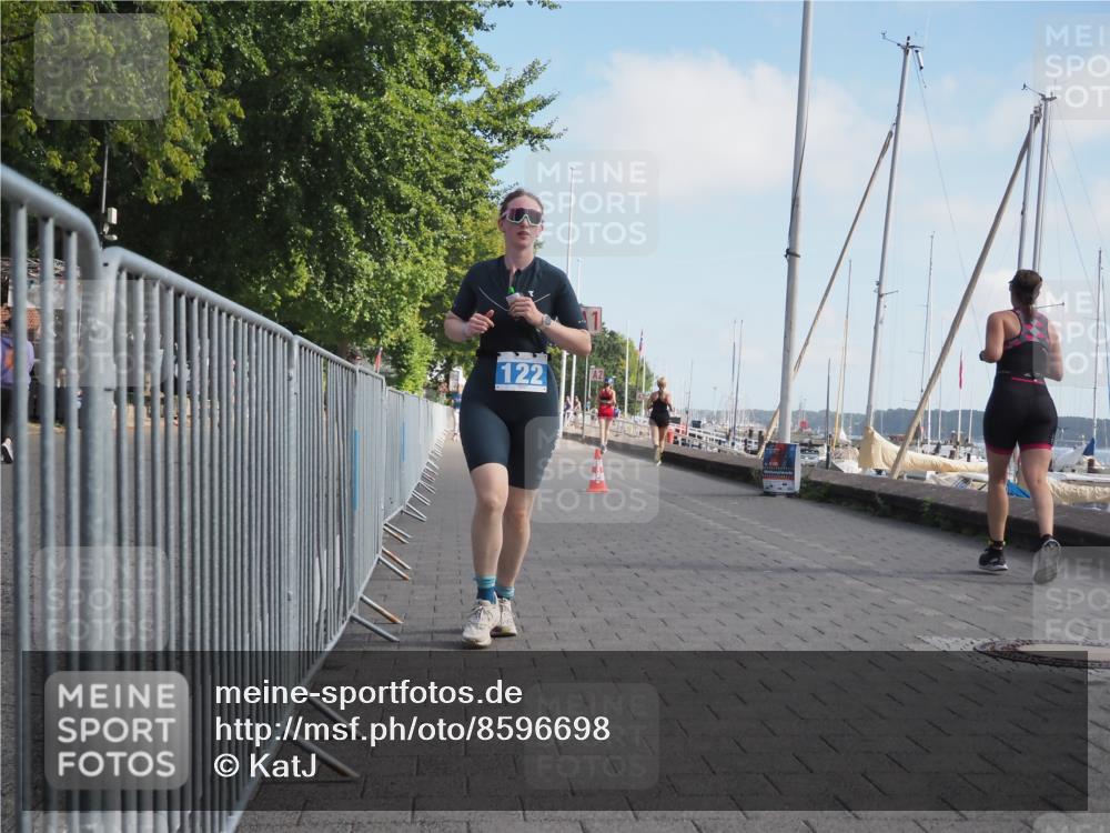 17.08.2025 - KN Förde Triathlon 2025 KatJ http://msf.ph/oto/8596698 17.08.2025 10:26:26 Laufen 122 meine-sportfotos.de