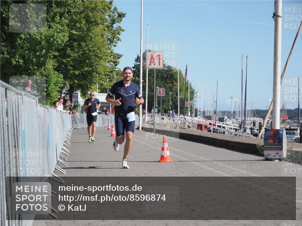 17.08.2025 - KN Förde Triathlon 2025 KatJ http://msf.ph/oto/8596874 17.08.2025 11:45:20 Laufen 300 meine-sportfotos.de