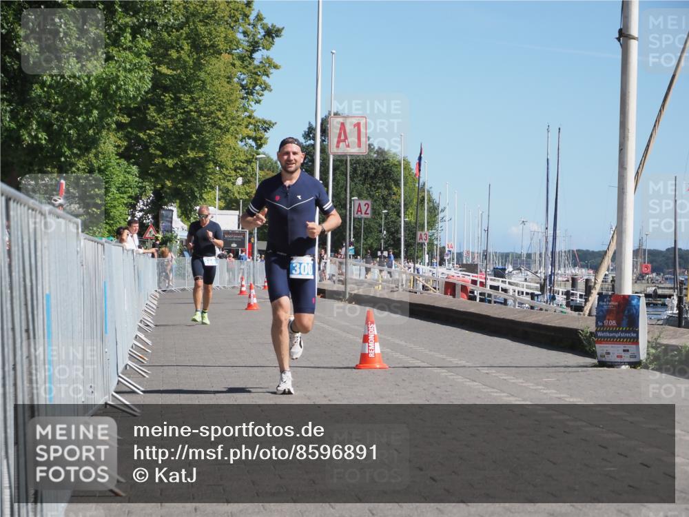 17.08.2025 - KN Förde Triathlon 2025 KatJ http://msf.ph/oto/8596891 17.08.2025 11:45:21 Laufen 300 meine-sportfotos.de