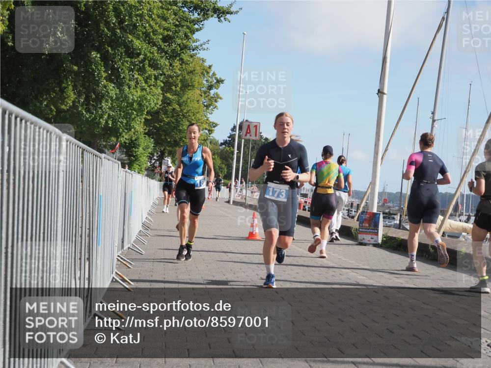 17.08.2025 - KN Förde Triathlon 2025 KatJ http://msf.ph/oto/8597001 17.08.2025 10:26:55 Laufen 173, 180, 211 meine-sportfotos.de
