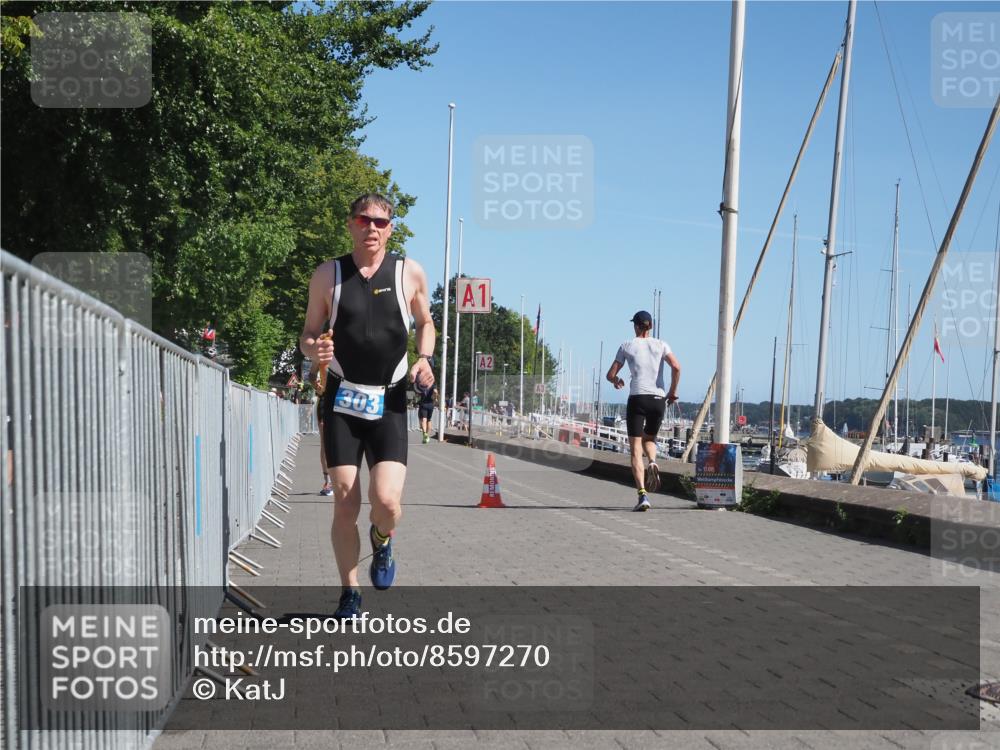 17.08.2025 - KN Förde Triathlon 2025 KatJ http://msf.ph/oto/8597270 17.08.2025 11:45:53 Laufen 303, 310 meine-sportfotos.de