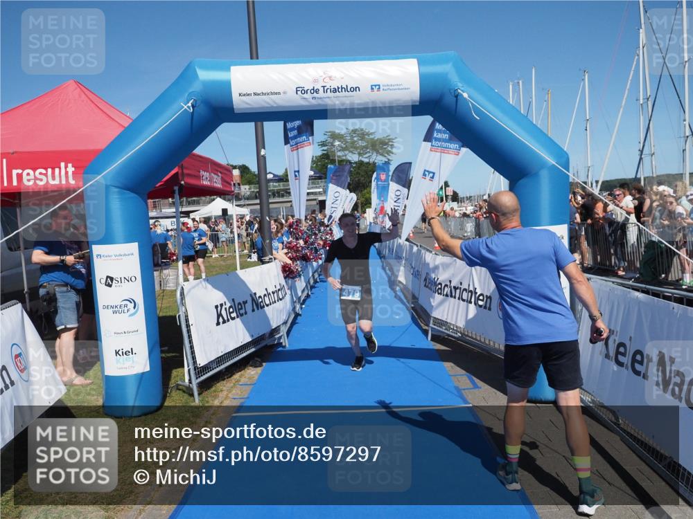 17.08.2025 - KN Förde Triathlon 2025 MichiJ http://msf.ph/oto/8597297 17.08.2025 13:59:23 Laufen 479, 490 meine-sportfotos.de