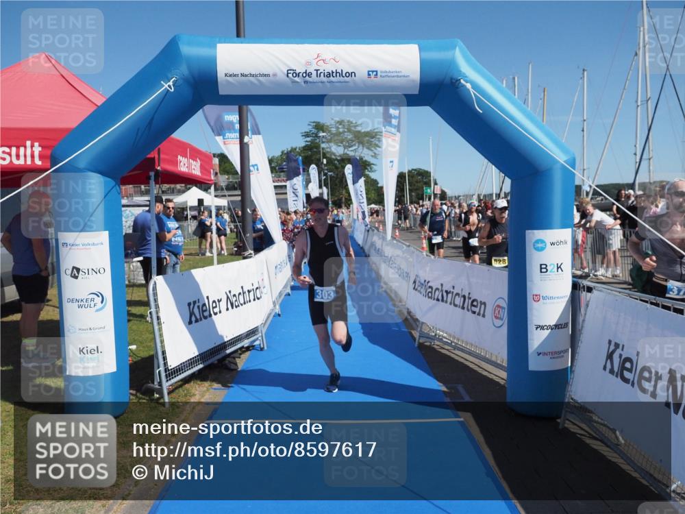 17.08.2025 - KN Förde Triathlon 2025 MichiJ http://msf.ph/oto/8597617 17.08.2025 12:08:02 Laufen 303 meine-sportfotos.de