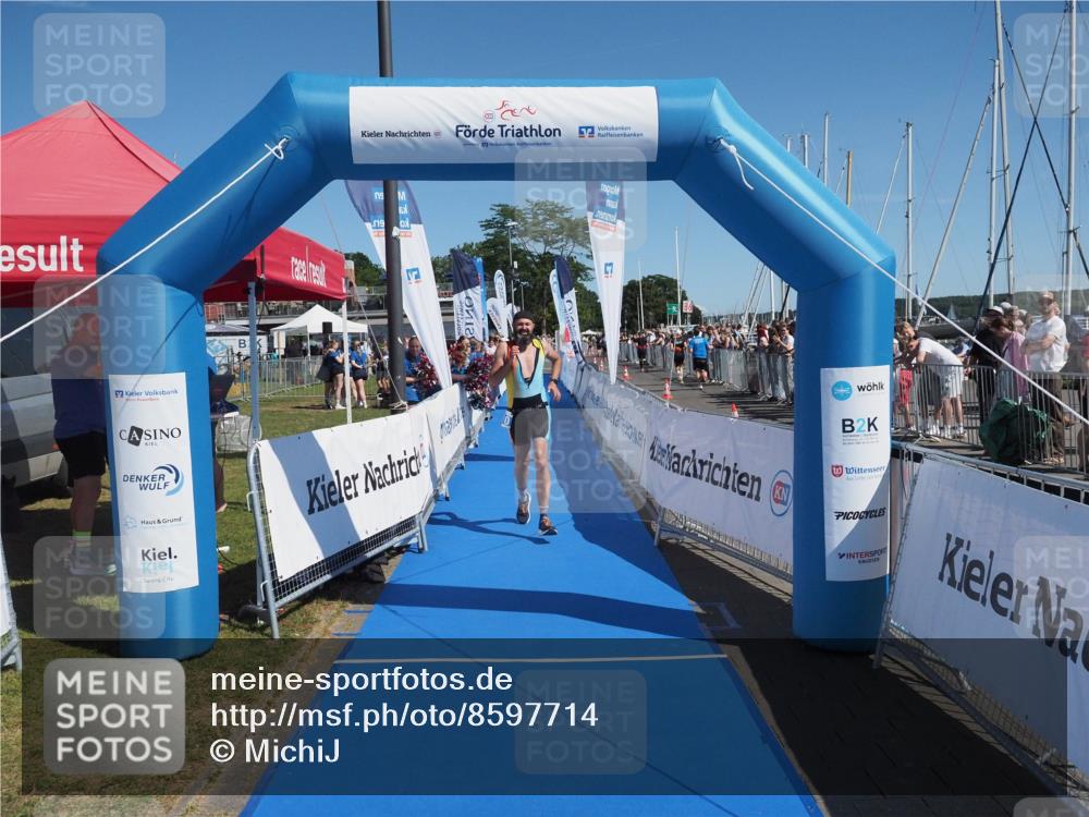 17.08.2025 - KN Förde Triathlon 2025 MichiJ http://msf.ph/oto/8597714 17.08.2025 12:08:11 Laufen 310, 319 meine-sportfotos.de