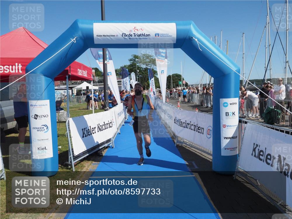 17.08.2025 - KN Förde Triathlon 2025 MichiJ http://msf.ph/oto/8597733 17.08.2025 12:08:12 Laufen 310, 319 meine-sportfotos.de