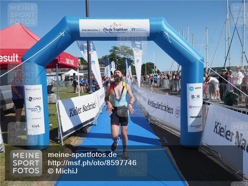17.08.2025 - KN Förde Triathlon 2025 MichiJ http://msf.ph/oto/8597746 17.08.2025 12:08:12 Laufen 310, 319 meine-sportfotos.de