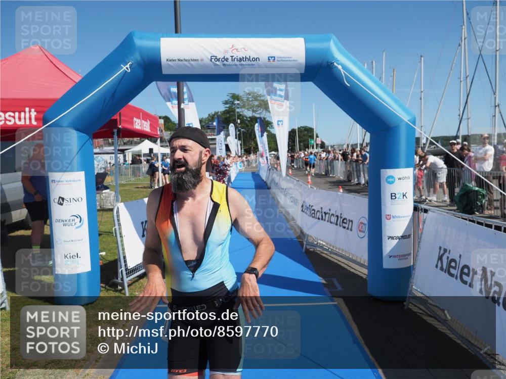 17.08.2025 - KN Förde Triathlon 2025 MichiJ http://msf.ph/oto/8597770 17.08.2025 12:08:13 Laufen 310, 319 meine-sportfotos.de
