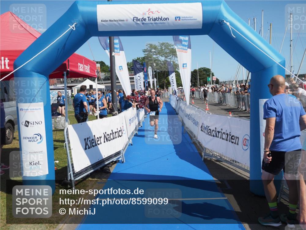 17.08.2025 - KN Förde Triathlon 2025 MichiJ http://msf.ph/oto/8599099 17.08.2025 12:13:37 Laufen 282, 324 meine-sportfotos.de