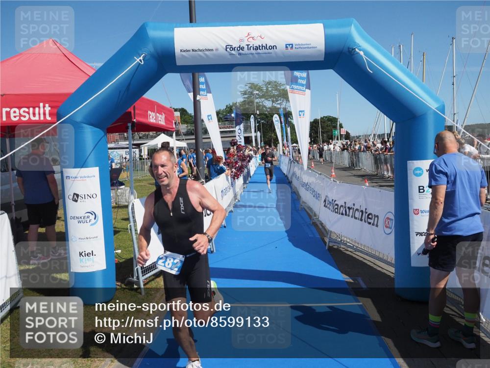 17.08.2025 - KN Förde Triathlon 2025 MichiJ http://msf.ph/oto/8599133 17.08.2025 12:13:38 Laufen 282, 324 meine-sportfotos.de