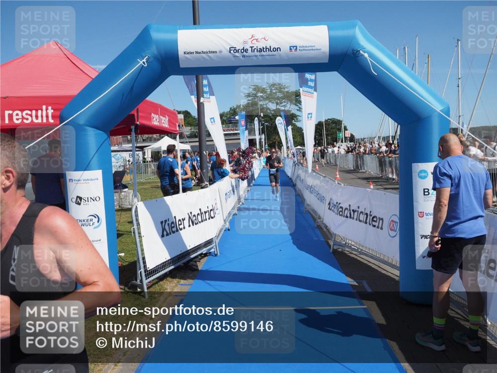 17.08.2025 - KN Förde Triathlon 2025 MichiJ http://msf.ph/oto/8599146 17.08.2025 12:13:39 Laufen 282, 324 meine-sportfotos.de