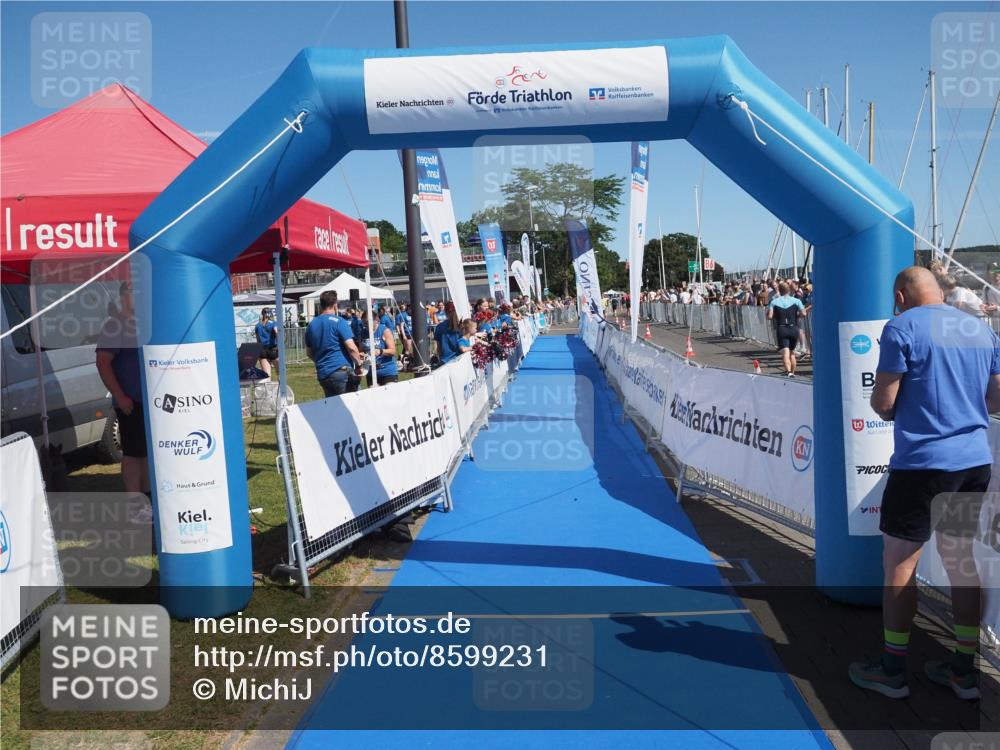17.08.2025 - KN Förde Triathlon 2025 MichiJ http://msf.ph/oto/8599231 17.08.2025 12:13:43 Laufen 282, 324 meine-sportfotos.de