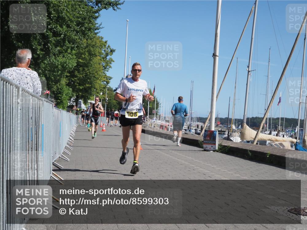 17.08.2025 - KN Förde Triathlon 2025 KatJ http://msf.ph/oto/8599303 17.08.2025 11:51:09 Laufen 296, 608 meine-sportfotos.de