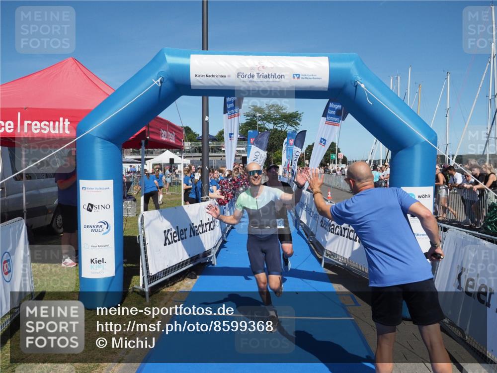 17.08.2025 - KN Förde Triathlon 2025 MichiJ http://msf.ph/oto/8599368 17.08.2025 14:03:41 Laufen 494, 546 meine-sportfotos.de