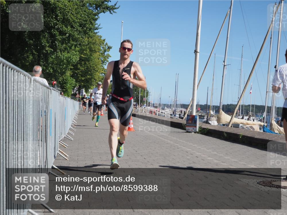 17.08.2025 - KN Förde Triathlon 2025 KatJ http://msf.ph/oto/8599388 17.08.2025 11:51:15 Laufen 296, 321 meine-sportfotos.de