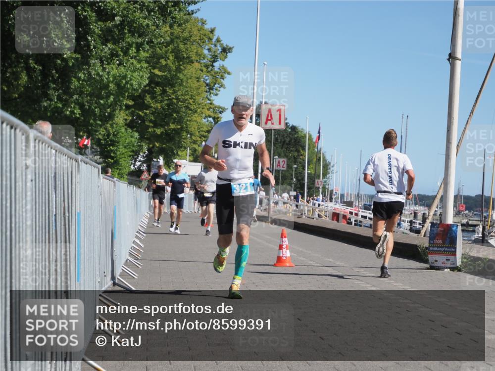 17.08.2025 - KN Förde Triathlon 2025 KatJ http://msf.ph/oto/8599391 17.08.2025 11:51:18 Laufen 296, 321, 643 meine-sportfotos.de
