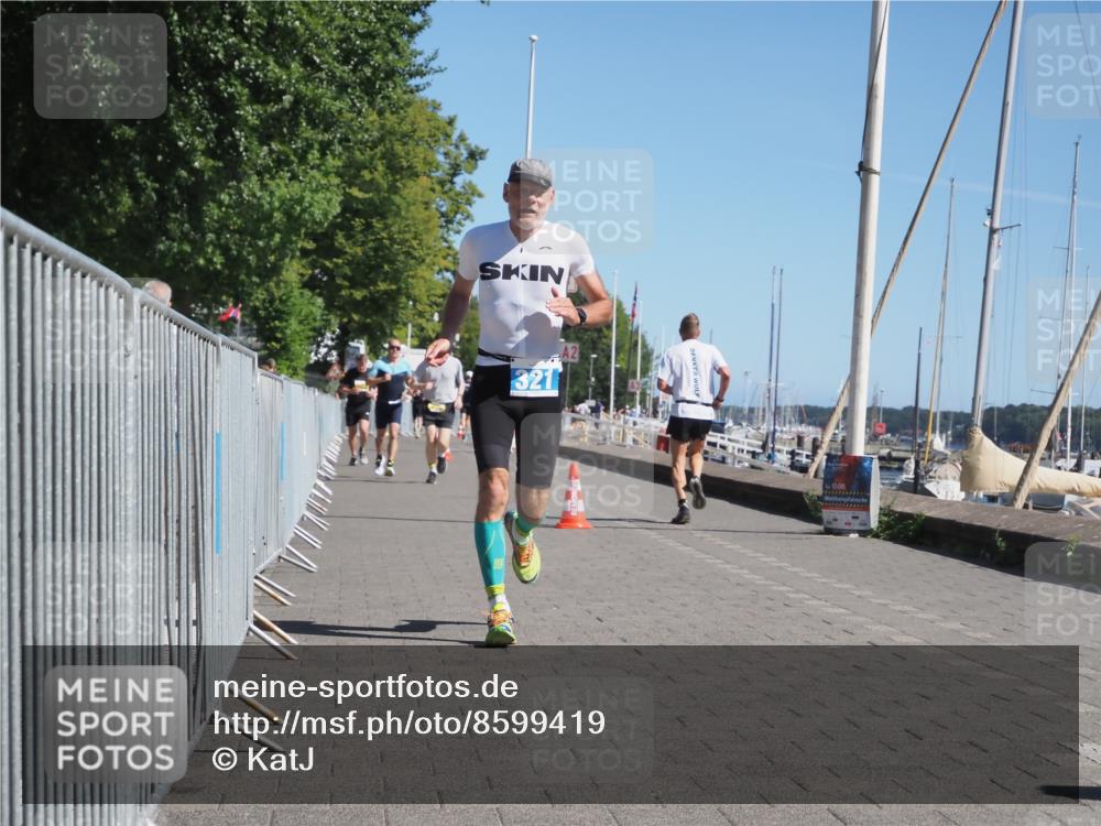 17.08.2025 - KN Förde Triathlon 2025 KatJ http://msf.ph/oto/8599419 17.08.2025 11:51:19 Laufen 296, 321, 331, 643 meine-sportfotos.de