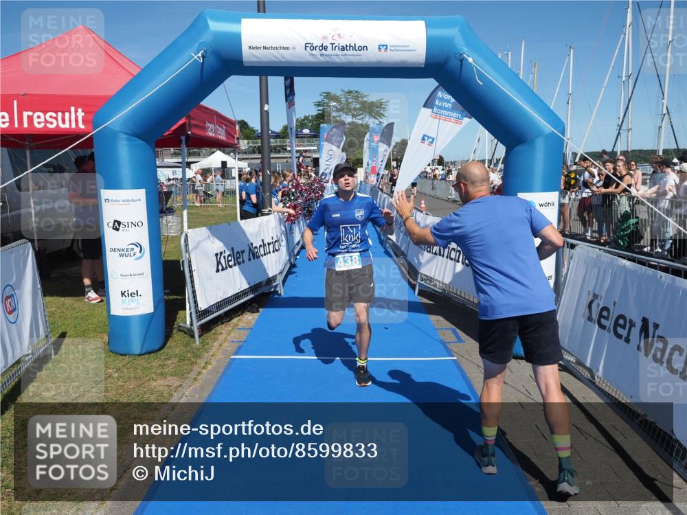 17.08.2025 - KN Förde Triathlon 2025 MichiJ http://msf.ph/oto/8599833 17.08.2025 14:04:49 Laufen 438, 549 meine-sportfotos.de
