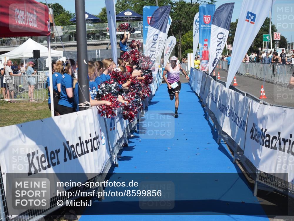 17.08.2025 - KN Förde Triathlon 2025 MichiJ http://msf.ph/oto/8599856 17.08.2025 14:04:53 Laufen 438, 533 meine-sportfotos.de