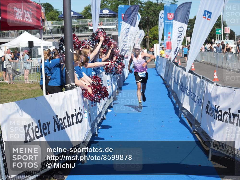 17.08.2025 - KN Förde Triathlon 2025 MichiJ http://msf.ph/oto/8599878 17.08.2025 14:04:54 Laufen 438, 533 meine-sportfotos.de