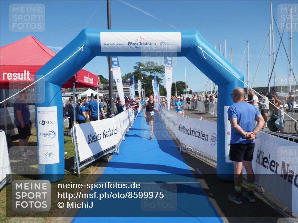 17.08.2025 - KN Förde Triathlon 2025 MichiJ http://msf.ph/oto/8599975 17.08.2025 12:15:40 Laufen 379, 612 meine-sportfotos.de