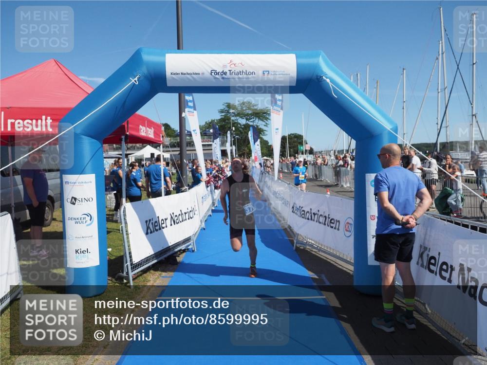17.08.2025 - KN Förde Triathlon 2025 MichiJ http://msf.ph/oto/8599995 17.08.2025 12:15:41 Laufen 379, 612 meine-sportfotos.de