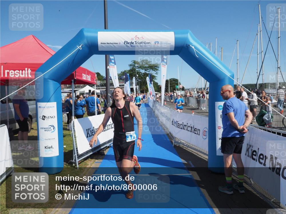 17.08.2025 - KN Förde Triathlon 2025 MichiJ http://msf.ph/oto/8600006 17.08.2025 12:15:41 Laufen 379, 612 meine-sportfotos.de