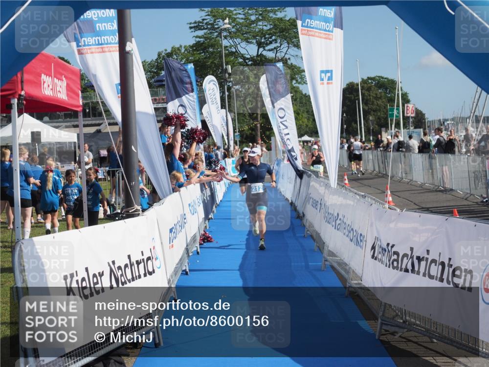 17.08.2025 - KN Förde Triathlon 2025 MichiJ http://msf.ph/oto/8600156 17.08.2025 10:47:01 Laufen 201, 212 meine-sportfotos.de