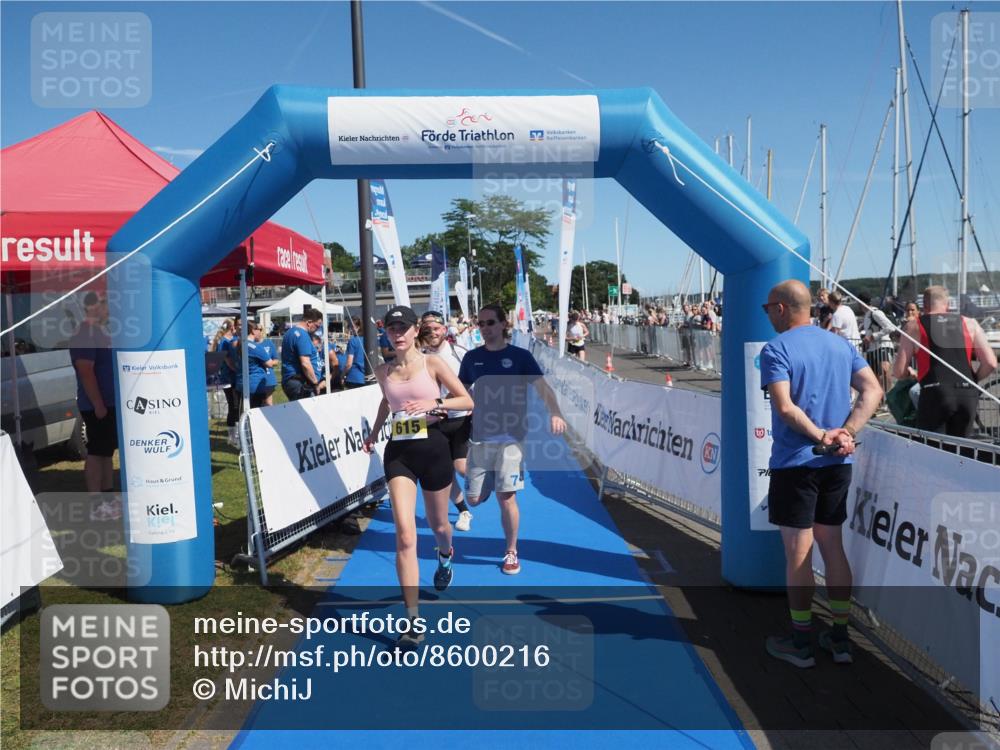 17.08.2025 - KN Förde Triathlon 2025 MichiJ http://msf.ph/oto/8600216 17.08.2025 12:15:49 Laufen 612, 615 meine-sportfotos.de