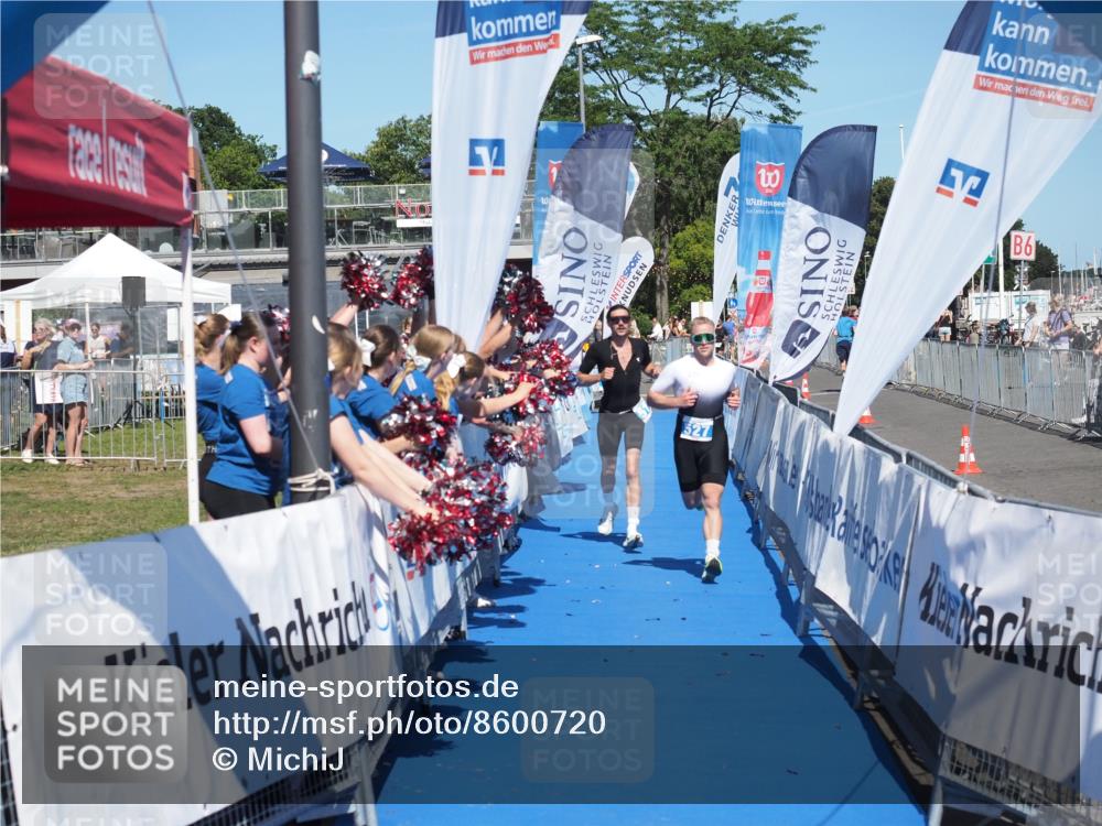 17.08.2025 - KN Förde Triathlon 2025 MichiJ http://msf.ph/oto/8600720 17.08.2025 14:05:57 Laufen 517, 527 meine-sportfotos.de