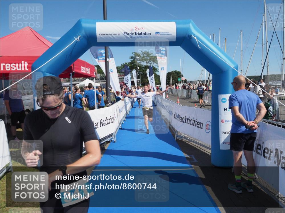 17.08.2025 - KN Förde Triathlon 2025 MichiJ http://msf.ph/oto/8600744 17.08.2025 12:16:33 Laufen 327, 341, 632 meine-sportfotos.de