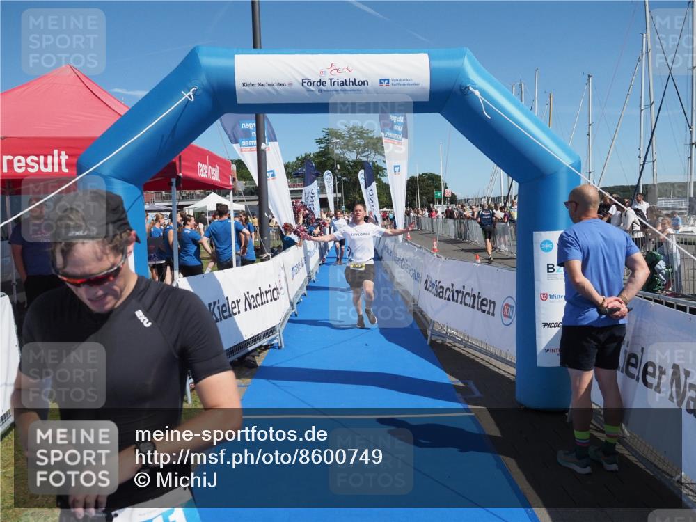 17.08.2025 - KN Förde Triathlon 2025 MichiJ http://msf.ph/oto/8600749 17.08.2025 12:16:33 Laufen 327, 341, 632 meine-sportfotos.de