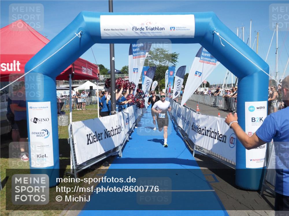 17.08.2025 - KN Förde Triathlon 2025 MichiJ http://msf.ph/oto/8600776 17.08.2025 14:05:58 Laufen 517, 527 meine-sportfotos.de