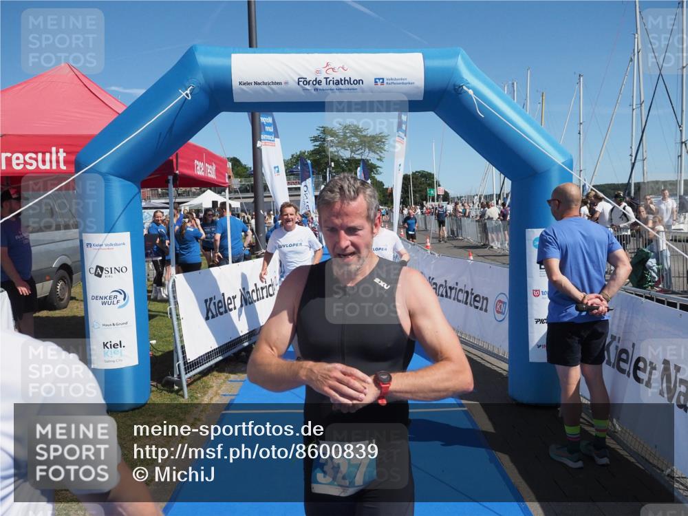 17.08.2025 - KN Förde Triathlon 2025 MichiJ http://msf.ph/oto/8600839 17.08.2025 12:16:37 Laufen 327, 341, 632 meine-sportfotos.de