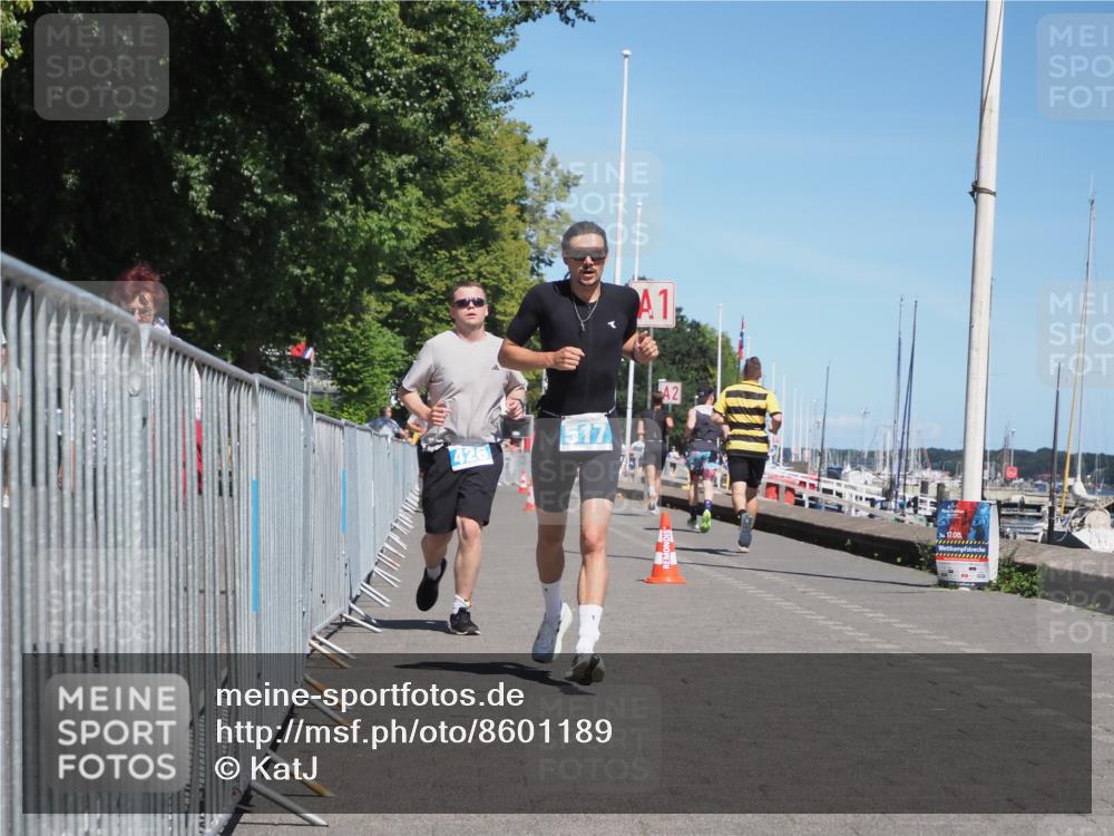 17.08.2025 - KN Förde Triathlon 2025 KatJ http://msf.ph/oto/8601189 17.08.2025 13:42:35 Laufen 426, 517 meine-sportfotos.de