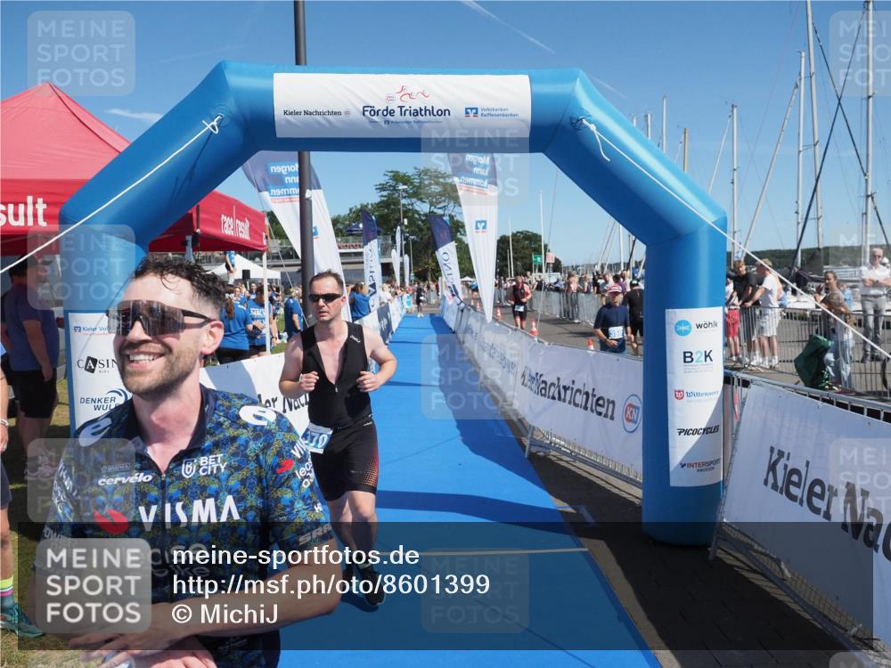17.08.2025 - KN Förde Triathlon 2025 MichiJ http://msf.ph/oto/8601399 17.08.2025 12:17:57 Laufen 330, 370 meine-sportfotos.de