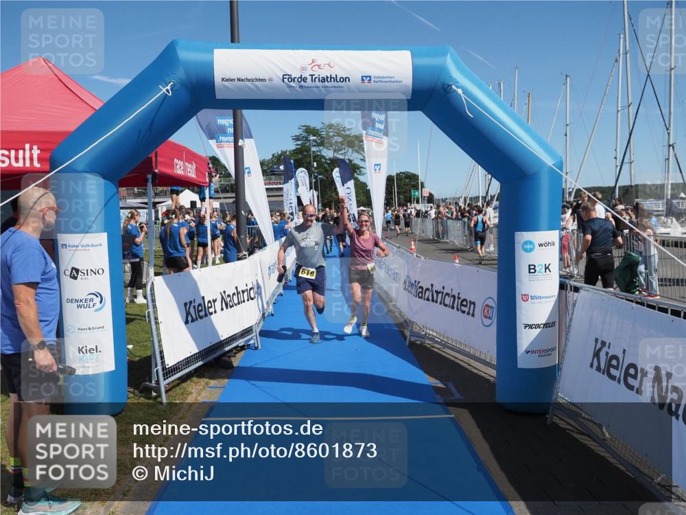 17.08.2025 - KN Förde Triathlon 2025 MichiJ http://msf.ph/oto/8601873 17.08.2025 12:18:45 Laufen 297, 618 meine-sportfotos.de