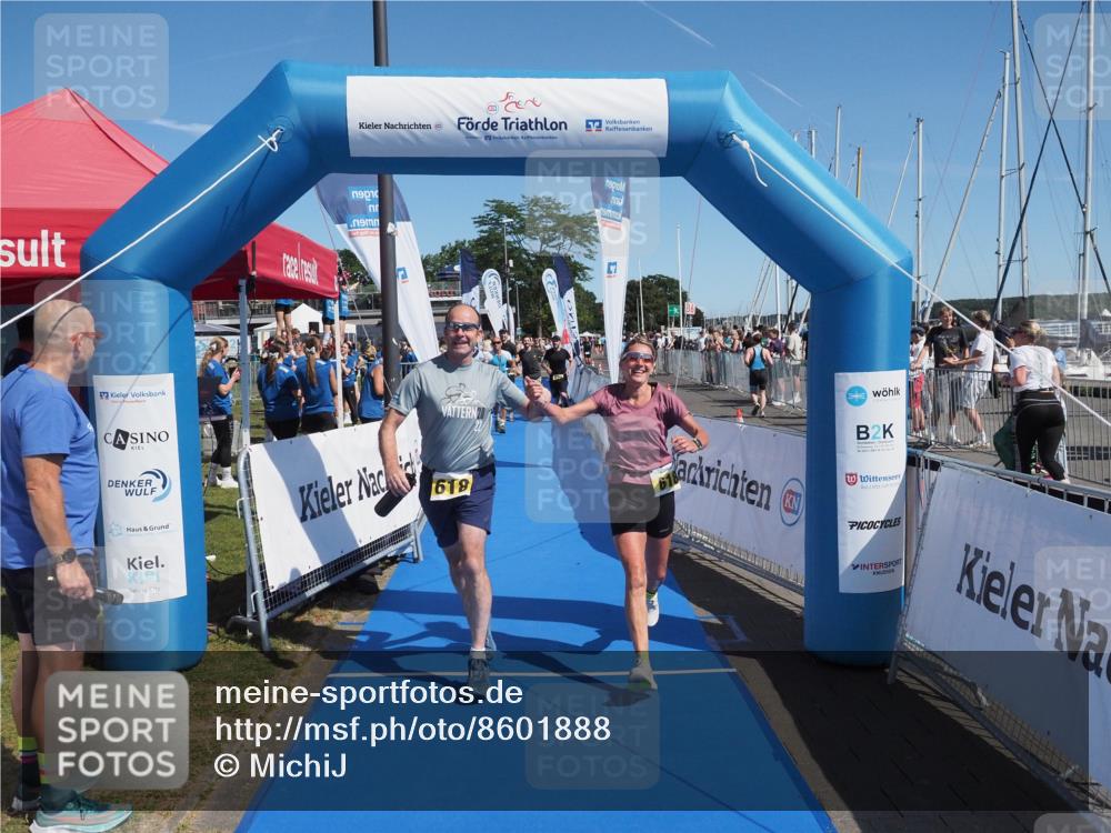 17.08.2025 - KN Förde Triathlon 2025 MichiJ http://msf.ph/oto/8601888 17.08.2025 12:18:46 Laufen 297, 618, 624 meine-sportfotos.de