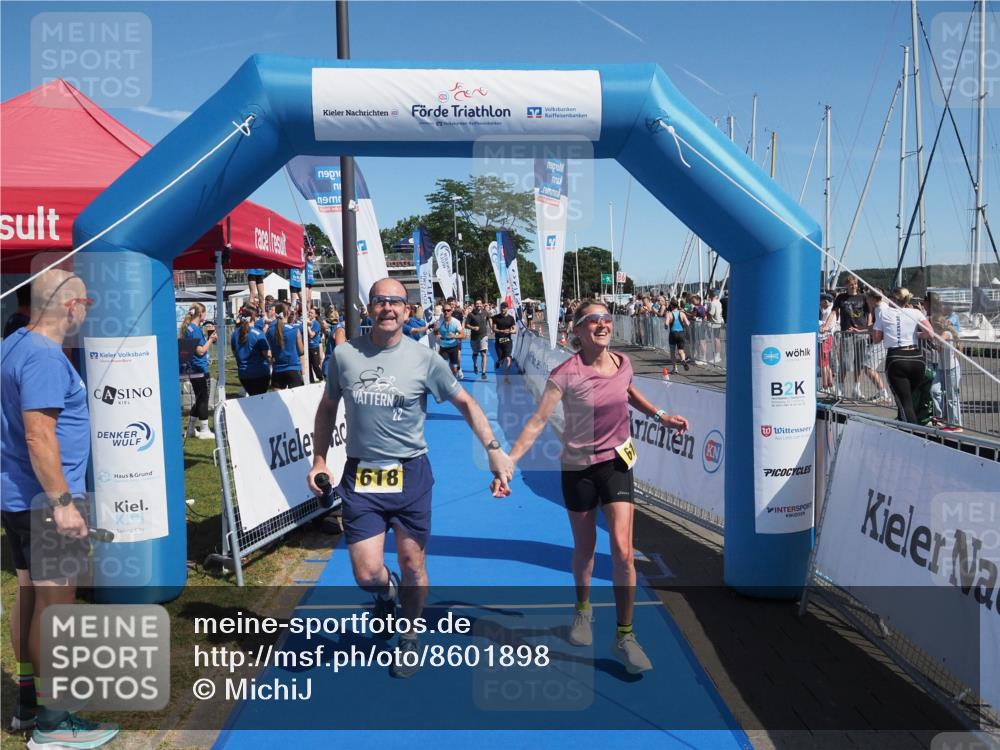 17.08.2025 - KN Förde Triathlon 2025 MichiJ http://msf.ph/oto/8601898 17.08.2025 12:18:46 Laufen 297, 618, 624 meine-sportfotos.de
