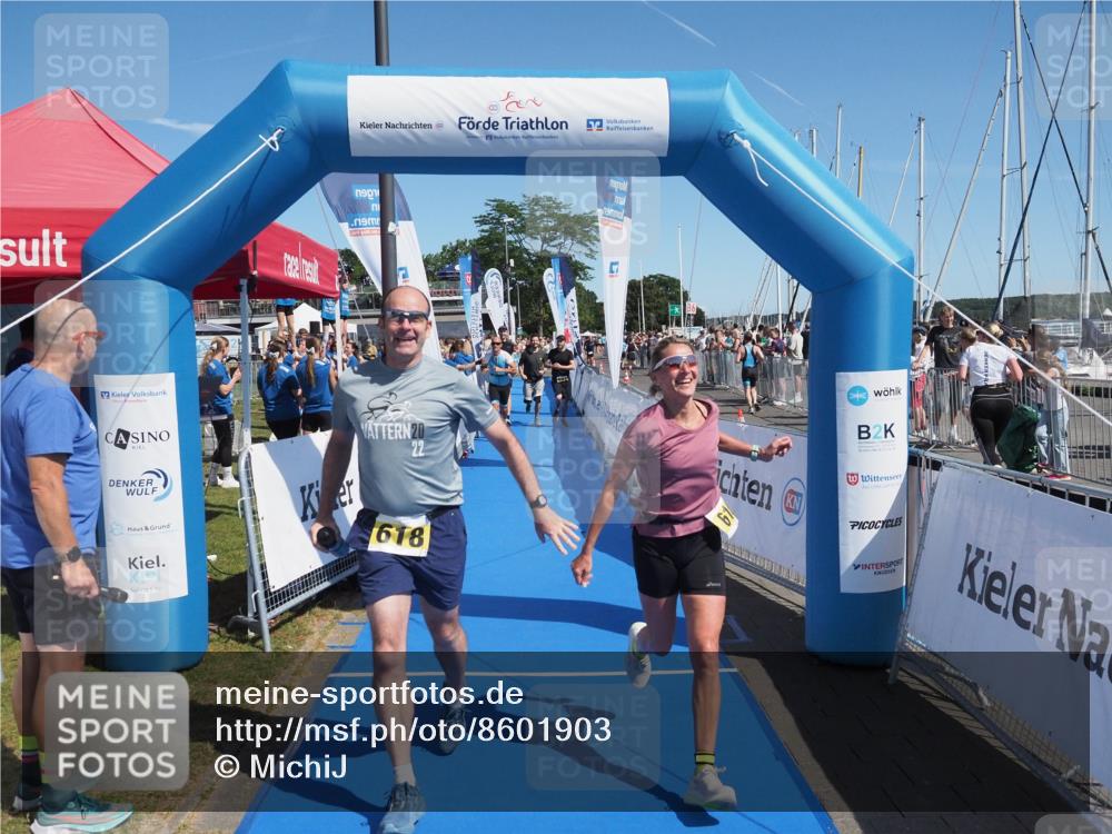 17.08.2025 - KN Förde Triathlon 2025 MichiJ http://msf.ph/oto/8601903 17.08.2025 12:18:46 Laufen 297, 618, 624 meine-sportfotos.de