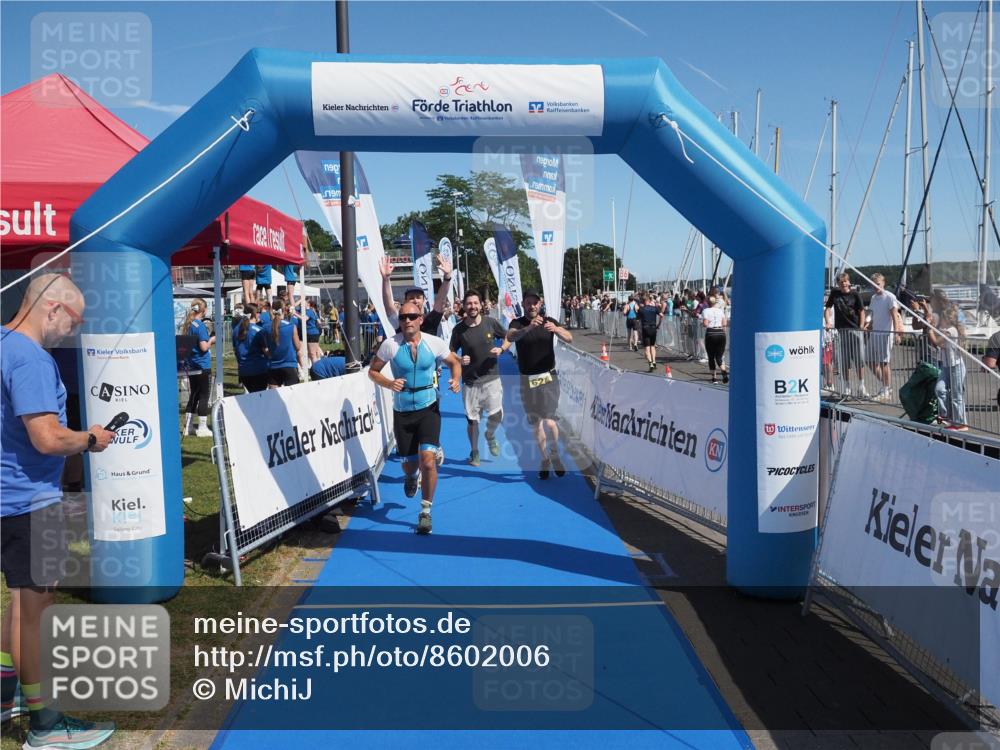 17.08.2025 - KN Förde Triathlon 2025 MichiJ http://msf.ph/oto/8602006 17.08.2025 12:18:50 Laufen 293, 297, 618, 624 meine-sportfotos.de