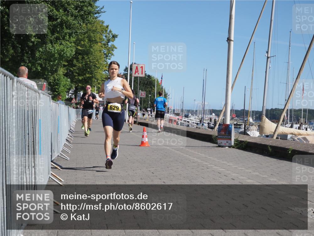 17.08.2025 - KN Förde Triathlon 2025 KatJ http://msf.ph/oto/8602617 17.08.2025 11:55:26 Laufen 267, 370, 629 meine-sportfotos.de
