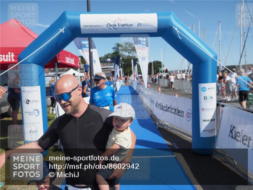 17.08.2025 - KN Förde Triathlon 2025 MichiJ http://msf.ph/oto/8602942 17.08.2025 12:19:49 Laufen 374, 609 meine-sportfotos.de