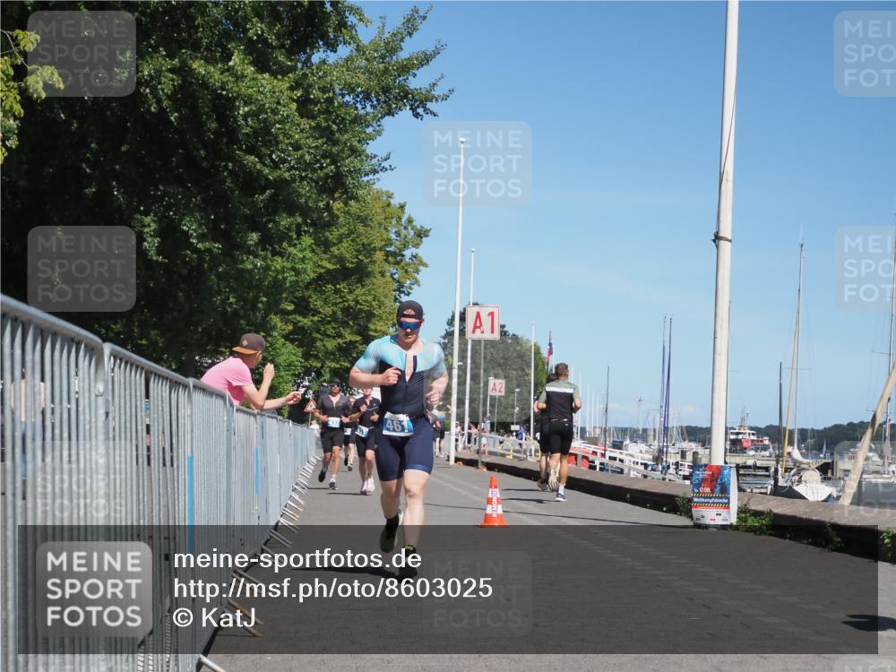 17.08.2025 - KN Förde Triathlon 2025 KatJ http://msf.ph/oto/8603025 17.08.2025 13:45:18 Laufen 411, 461 meine-sportfotos.de