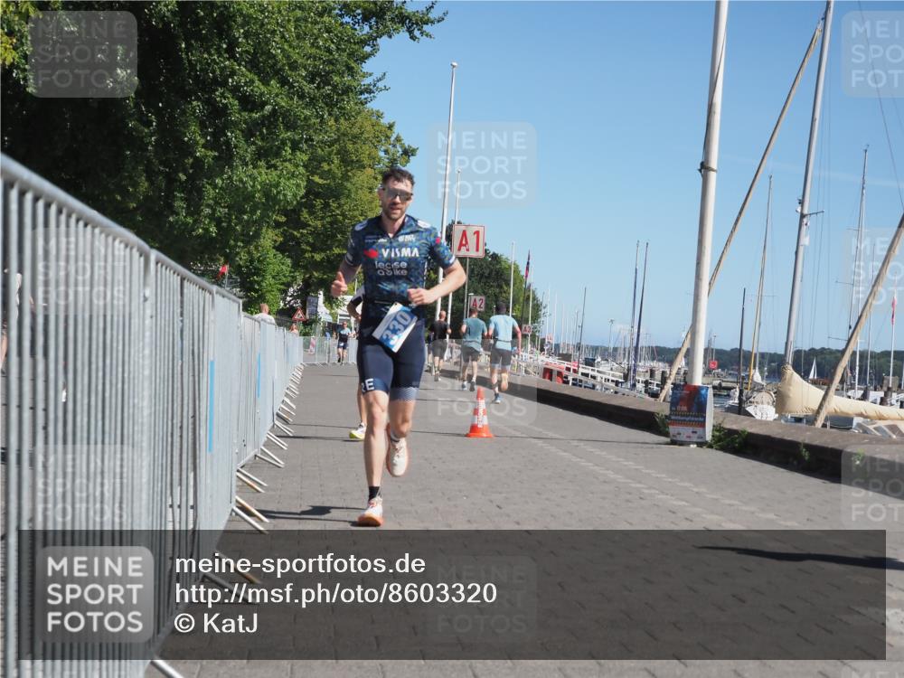 17.08.2025 - KN Förde Triathlon 2025 KatJ http://msf.ph/oto/8603320 17.08.2025 11:56:10 Laufen 275, 287, 330 meine-sportfotos.de