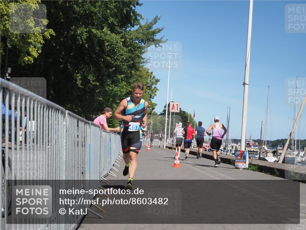 17.08.2025 - KN Förde Triathlon 2025 KatJ http://msf.ph/oto/8603482 17.08.2025 13:45:53 Laufen 457 meine-sportfotos.de