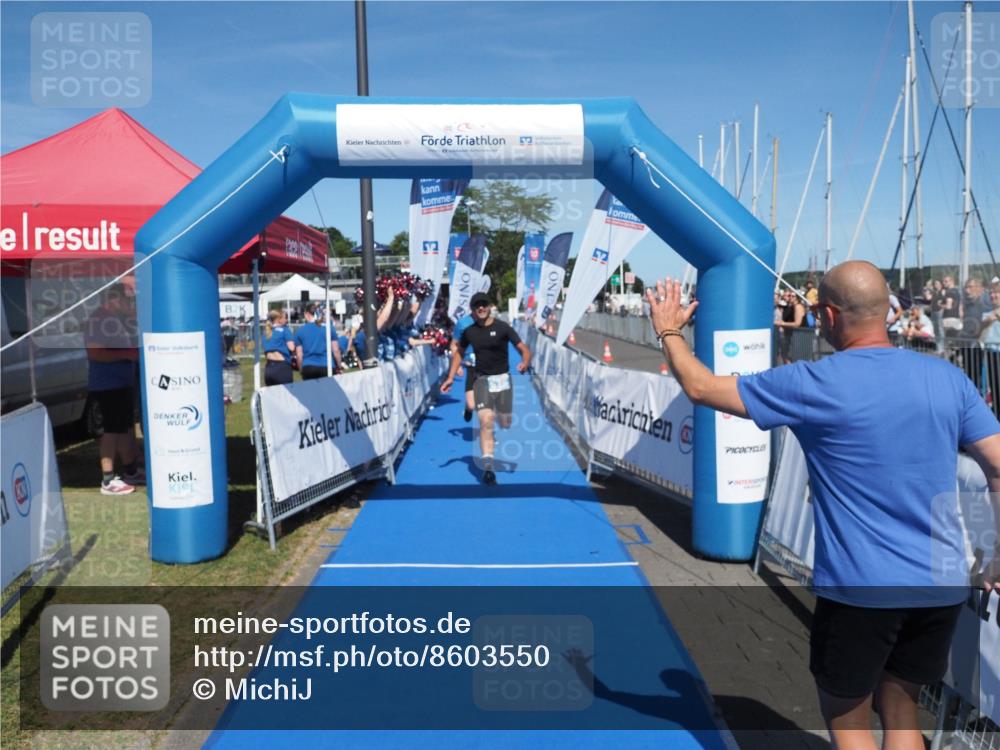 17.08.2025 - KN Förde Triathlon 2025 MichiJ http://msf.ph/oto/8603550 17.08.2025 14:18:06 Laufen 495, 526 meine-sportfotos.de
